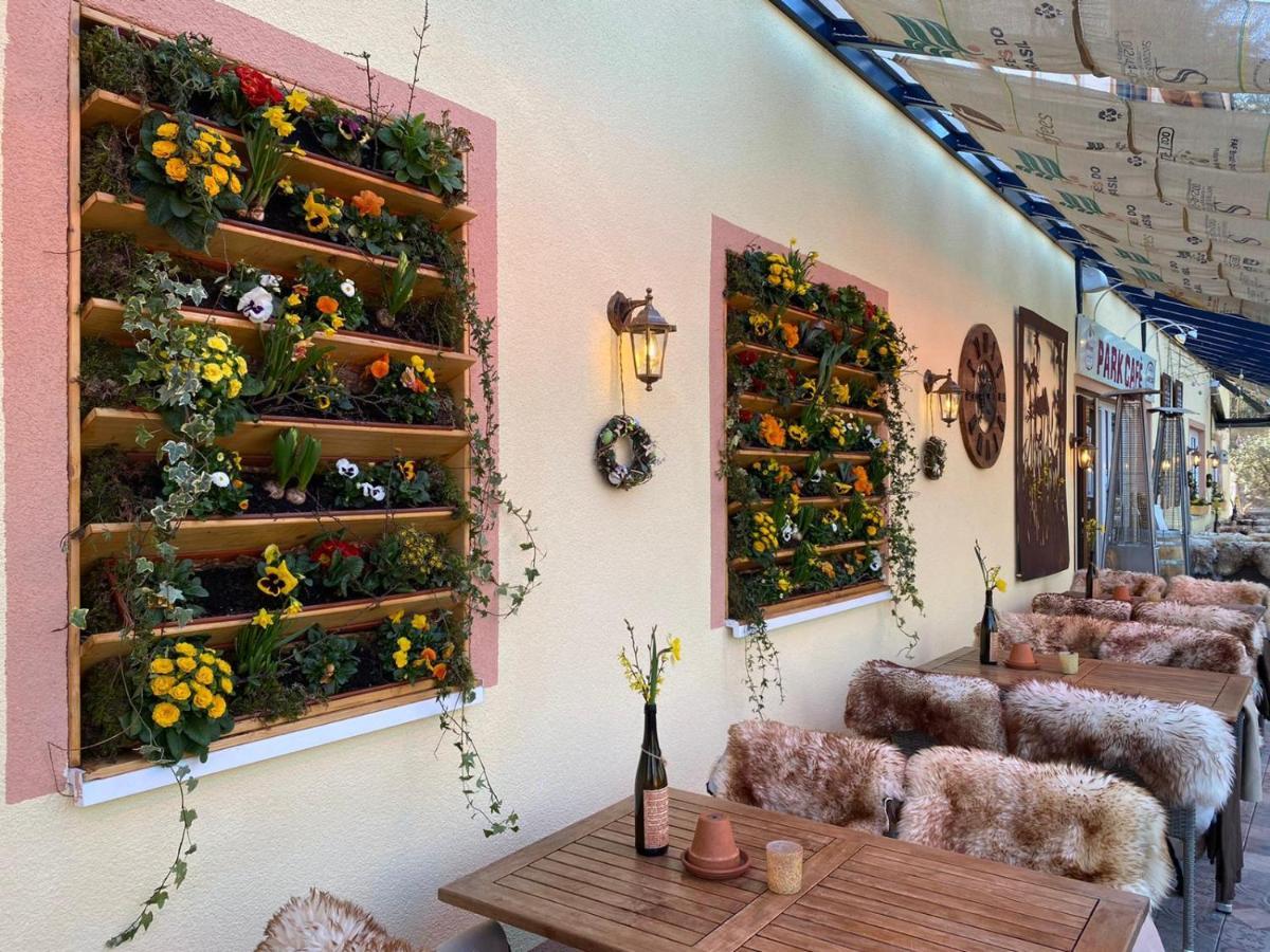 Ferienwohnungen Park Café am Kurpark Bernkastel-Kues Exterior foto